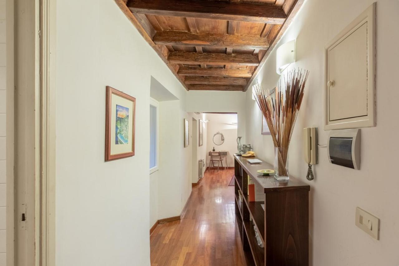 Iflat Comfy Apartament In Campo De' Fiori Rome Exterior photo